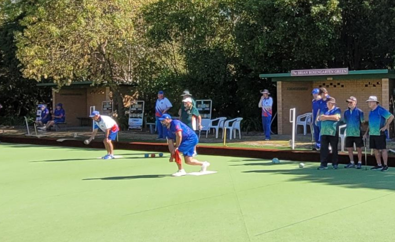 club member playing pennant bowls